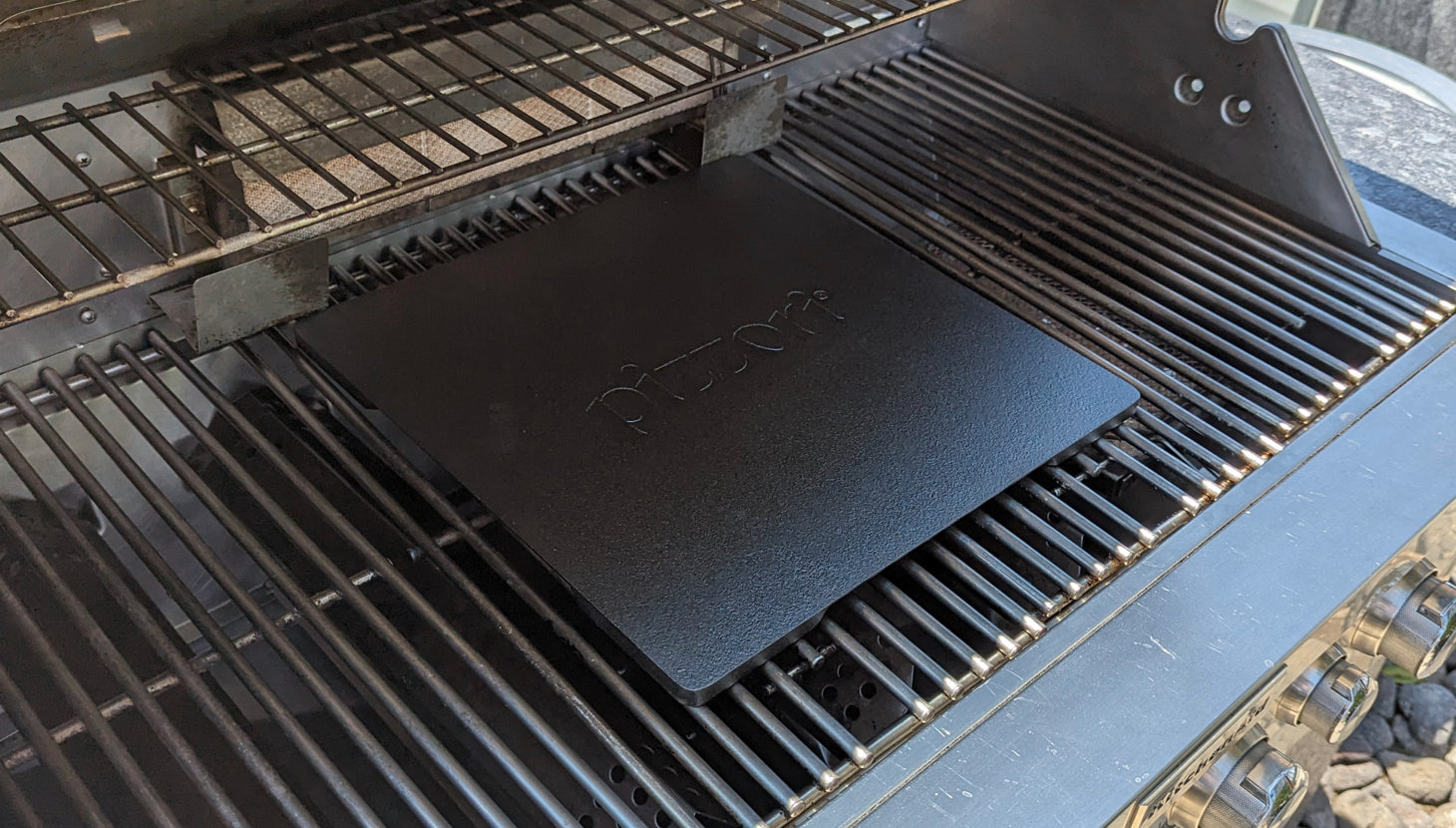 Using a Pizza Steel on the Grill – Pizzacraft